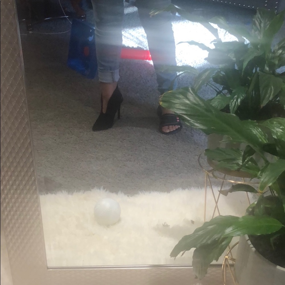 Velvet booties - Picture 4 of 5